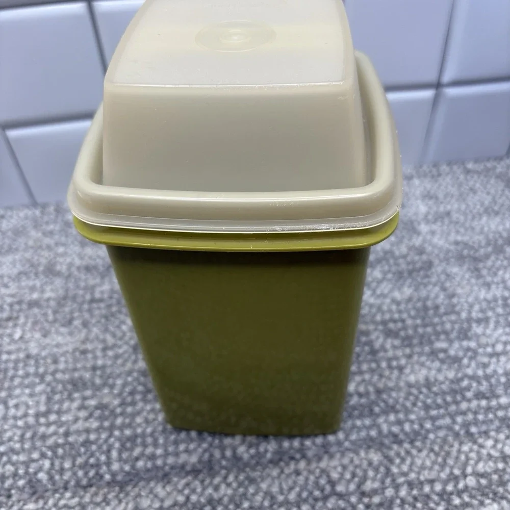 VTG Tupperware Pickle Keeper Pick A‎ Pickle Avocado Green Lid Strainer Complete